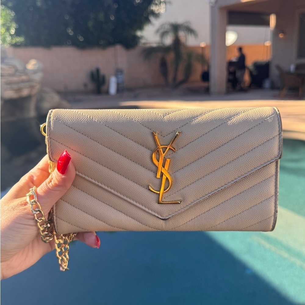 Yves Saint Laurent Cream Quilted Clutch with Gold Chain - Picture 6 of 15